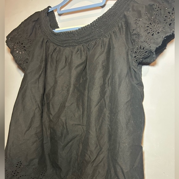 Old Navy off the shouldered crochet blouse: size xl - Picture 3 of 5